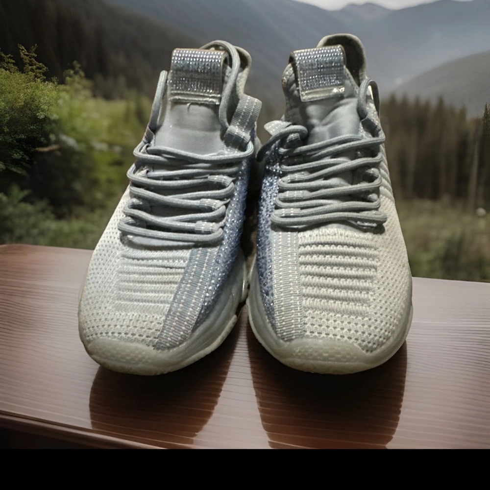 Steve Madden Gray Sneakers with Textured Detail